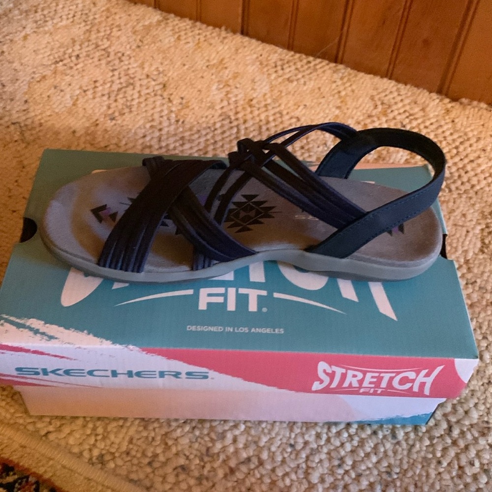 Women’s skecher sandals